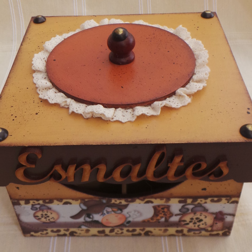 Caixa de vernizes / Varnish box